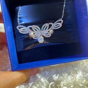 NEW Swarovski 5189484 Escape Medium Necklace $149